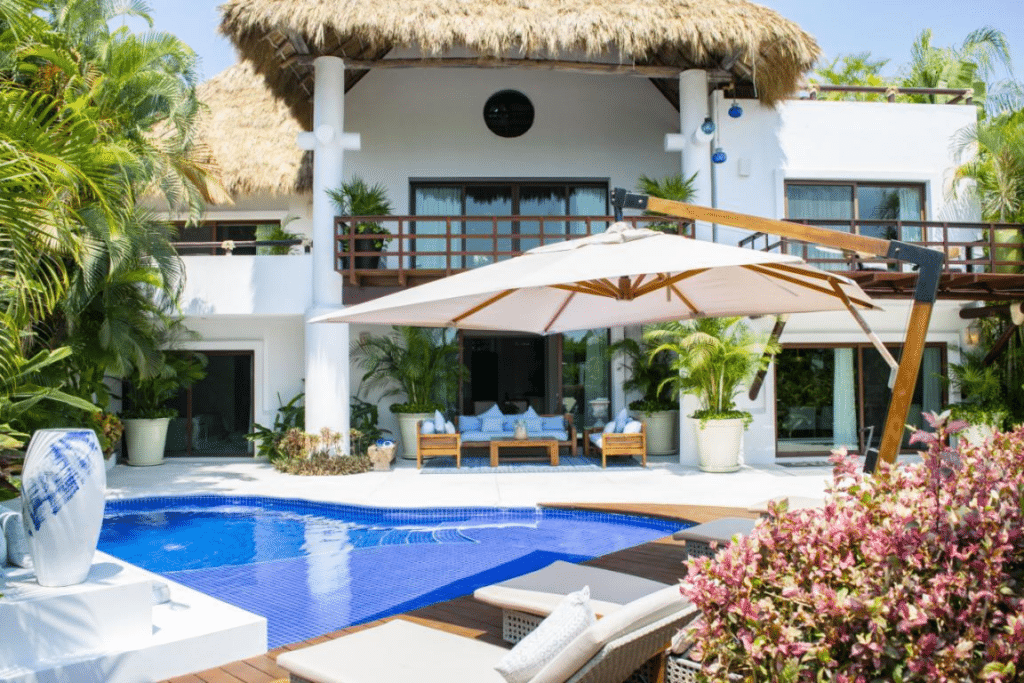 Kovay Gardens the Rich and Famous love Punta Mita (2)